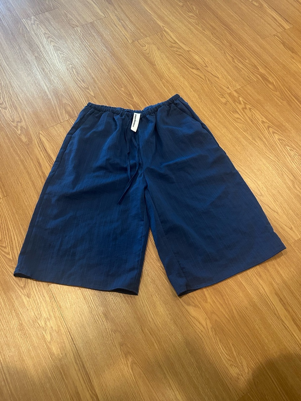 Missguided Navy Elastic-Waist Wide Leg Shorts